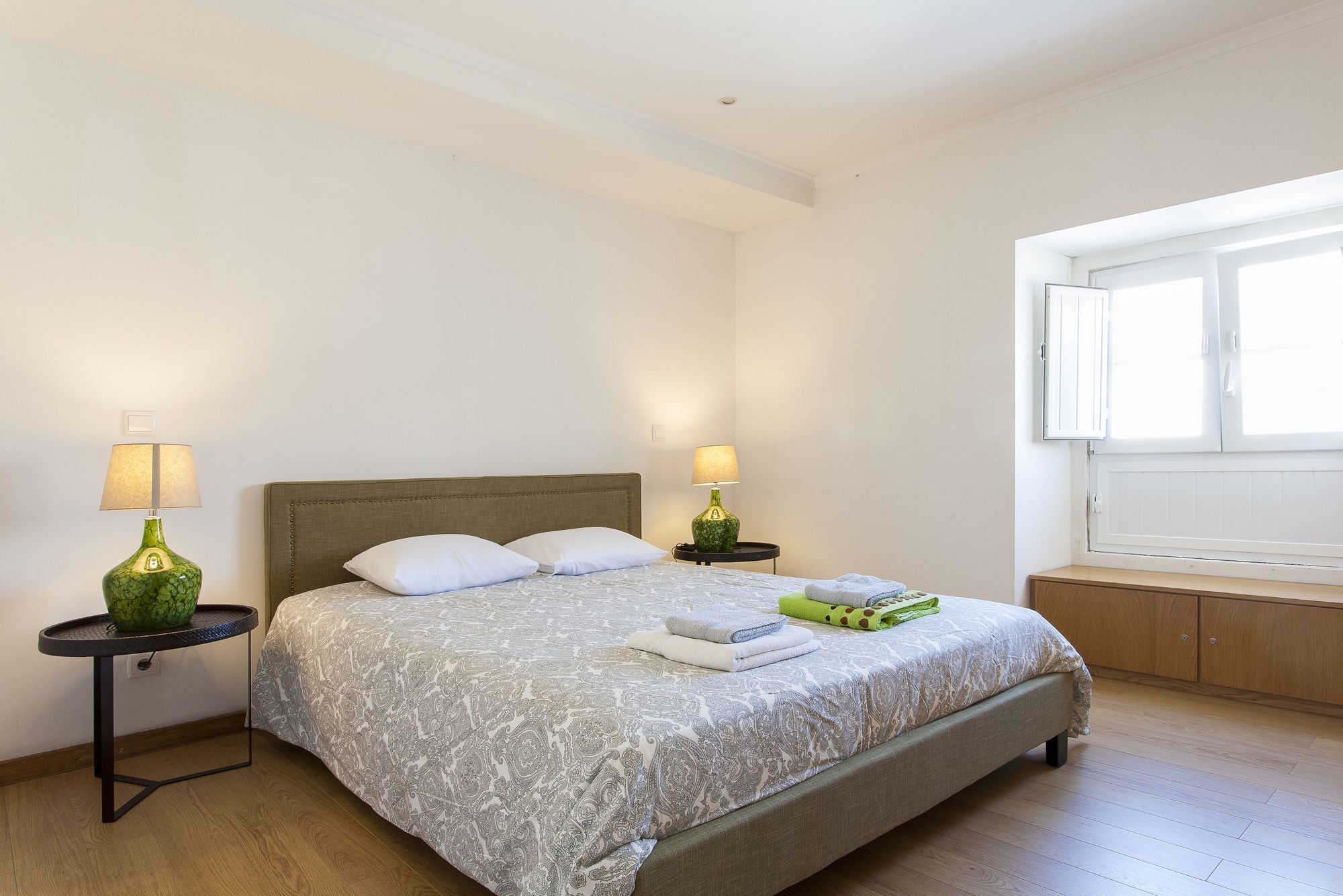 Charming Intendente Ii By Homing *
